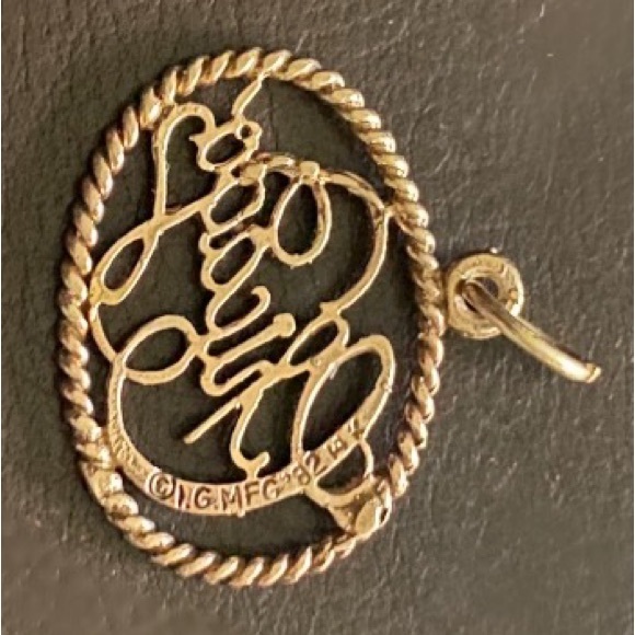 14K Stamped Yellow Gold “Chicago” Pendant - Vintage. - Picture 3 of 6
